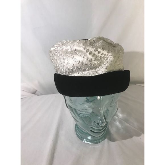 Vintage 1920s Jean Sutton White Top Hat W/ Black - Picture 1 of 6